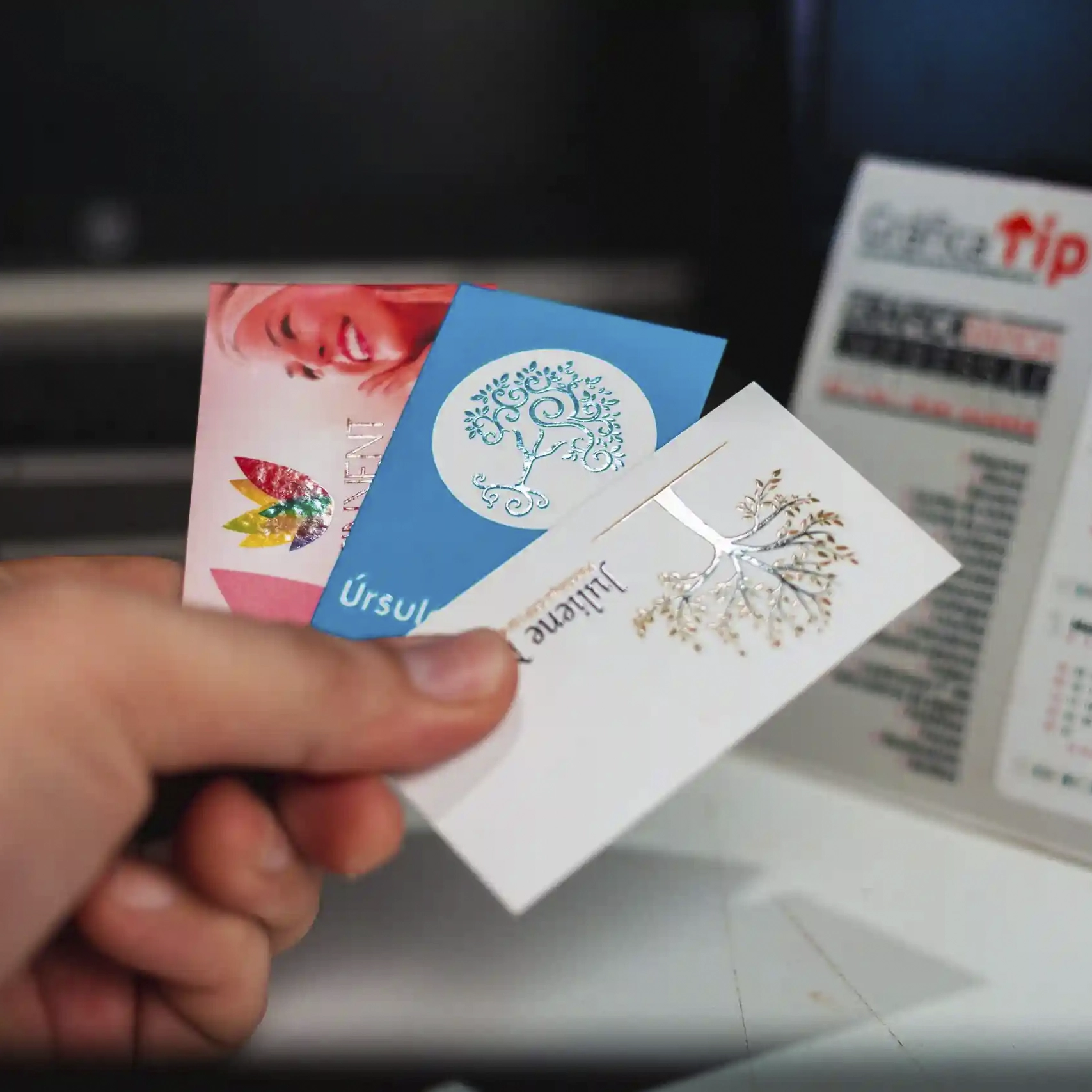 Cartão de Visita Verniz Localizado Frente e Verso Cartão de Visita Verniz Localizado Frente e Verso em Belém — Cartões de Visita na Gráfica Tip